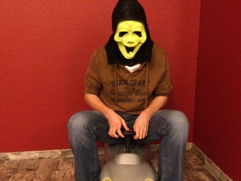 autofahren-an-halloween.jpg Bild autofahren-an-halloween.jpg